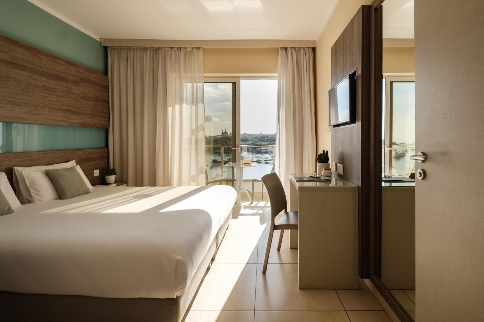 Standard Suite Family Double Or Twin Sea View