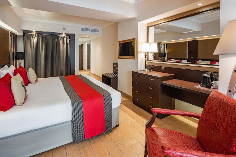 AX The Victoria Hotel Deluxe Suite 4