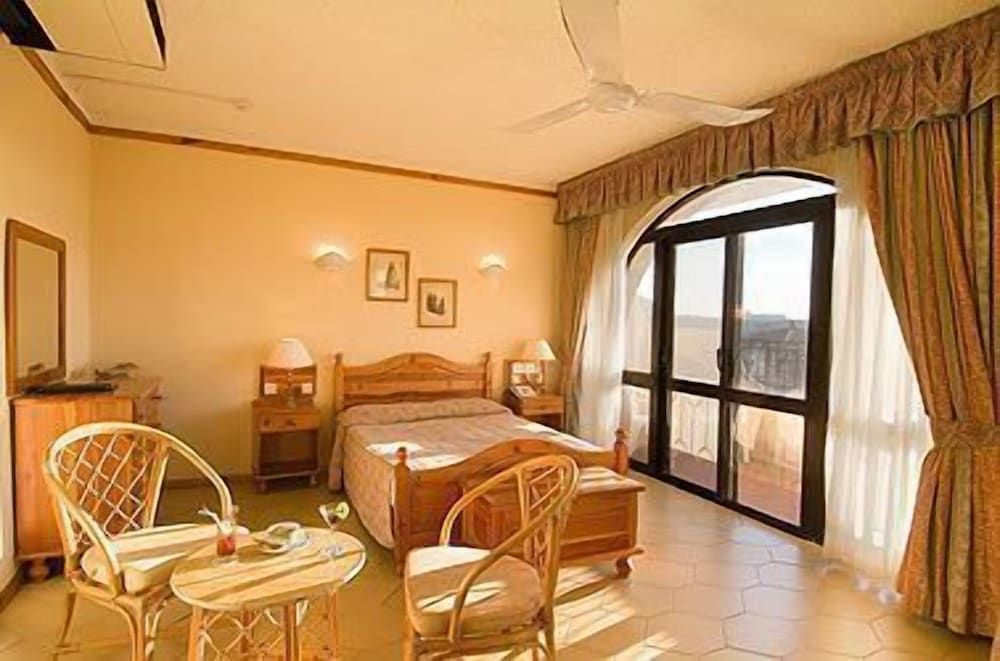 Cornucopia Hotel Standard Room 5