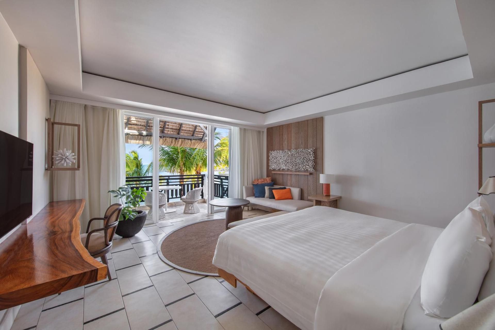Junior Suite Hibiscus Ocean View King