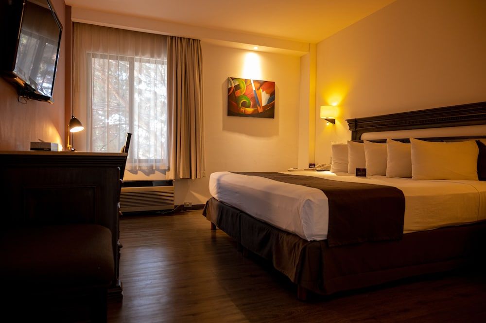 Victoria Express Durango Standard King Room 2