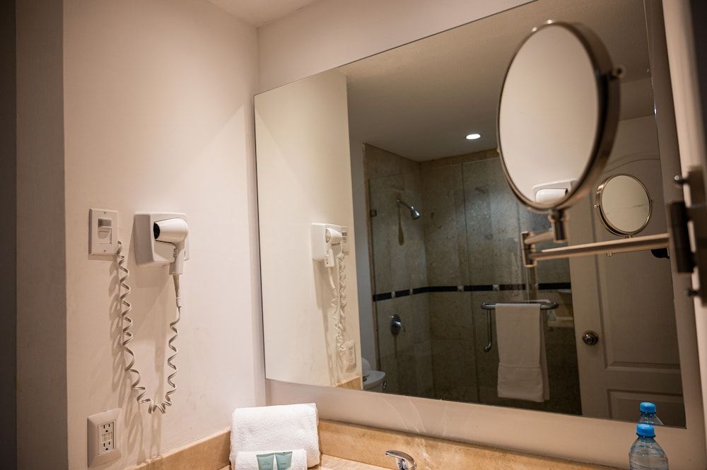 Victoria Express Durango Standard King Room 7