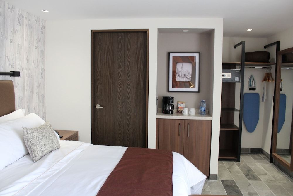 Ronda Minerva Superior Room, 1 King Bed 3