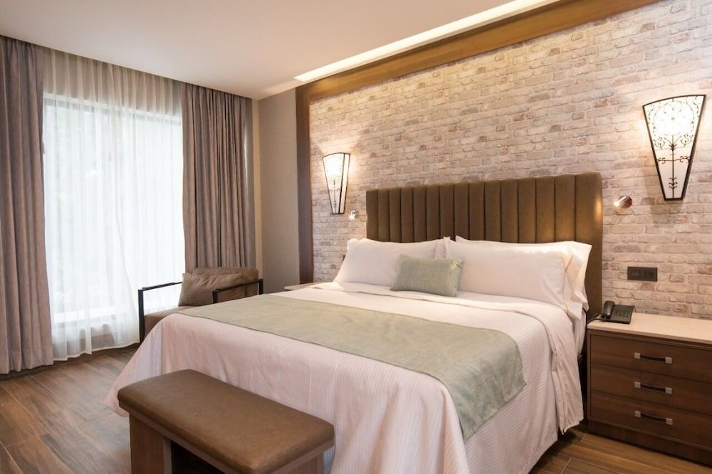 Ronda Minerva Superior Room, 1 King Bed 9