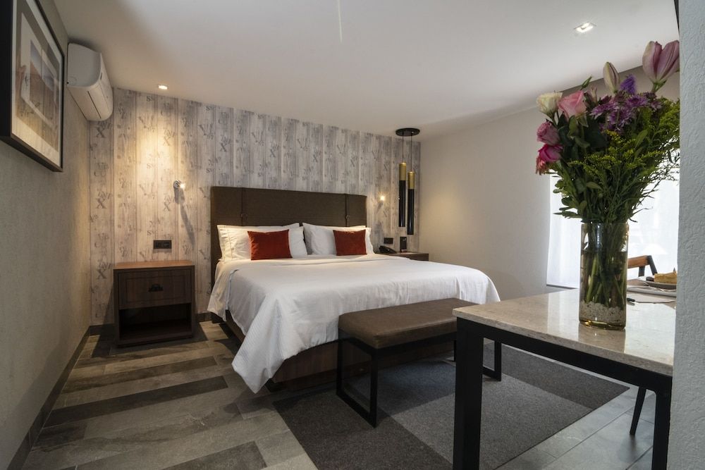 Ronda Minerva Superior Room, 1 King Bed 6