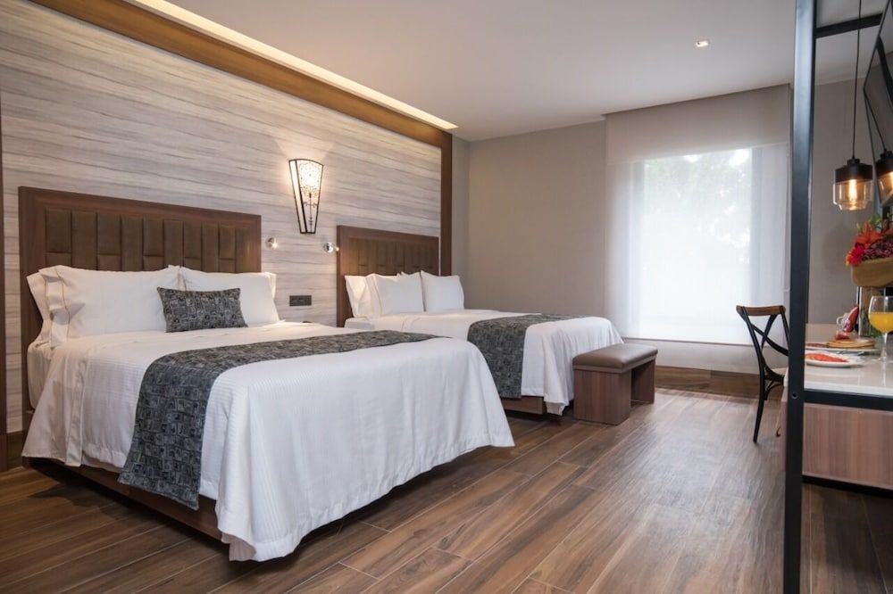 Ronda Minerva Superior Room, 2 Queen Beds 5