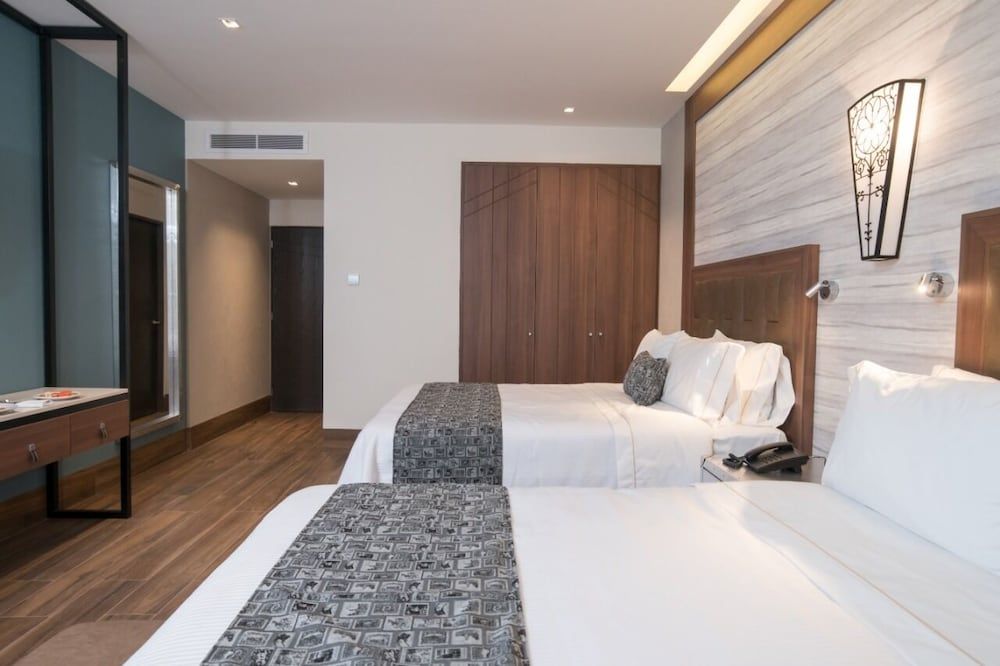 Ronda Minerva Superior Room, 2 Queen Beds 4