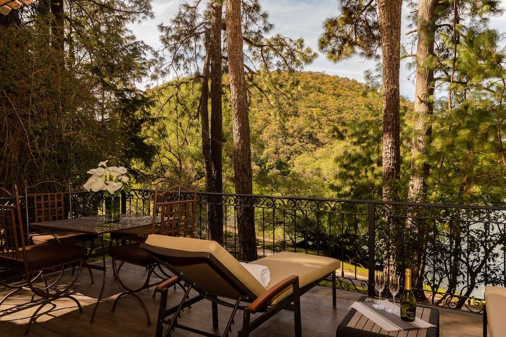 Sierra Lago Resort & Spa - All inclusive Honeymoon Cabin 3