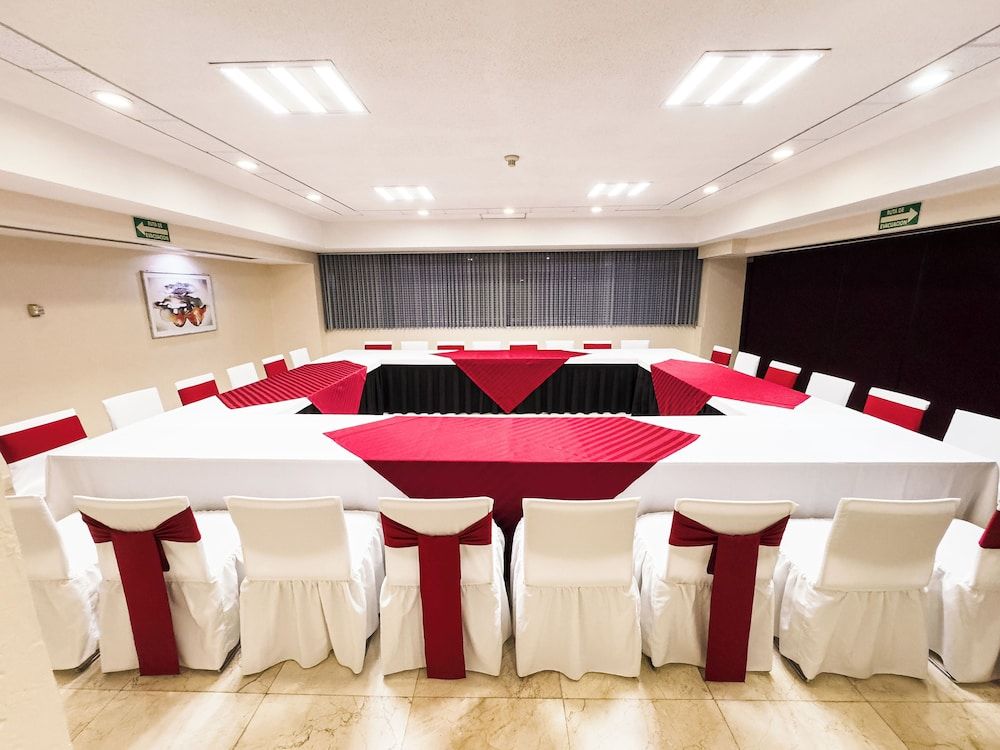 undefined Hotel Del Prado 8