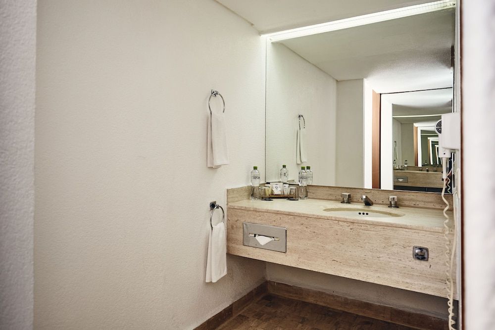 Hotel Del Prado Standard Room, 2 Double Beds, City View 3