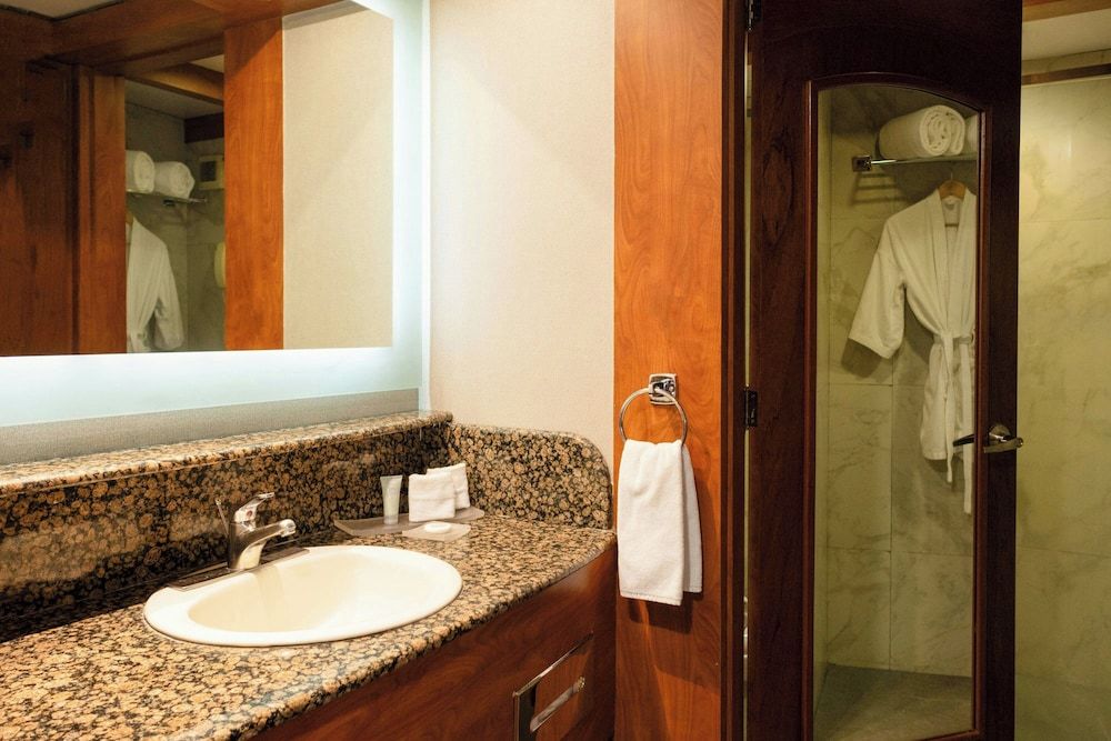 Courtyard by Marriott Mexico City Revolucion Room, 2 Double Beds, Non Smoking 14