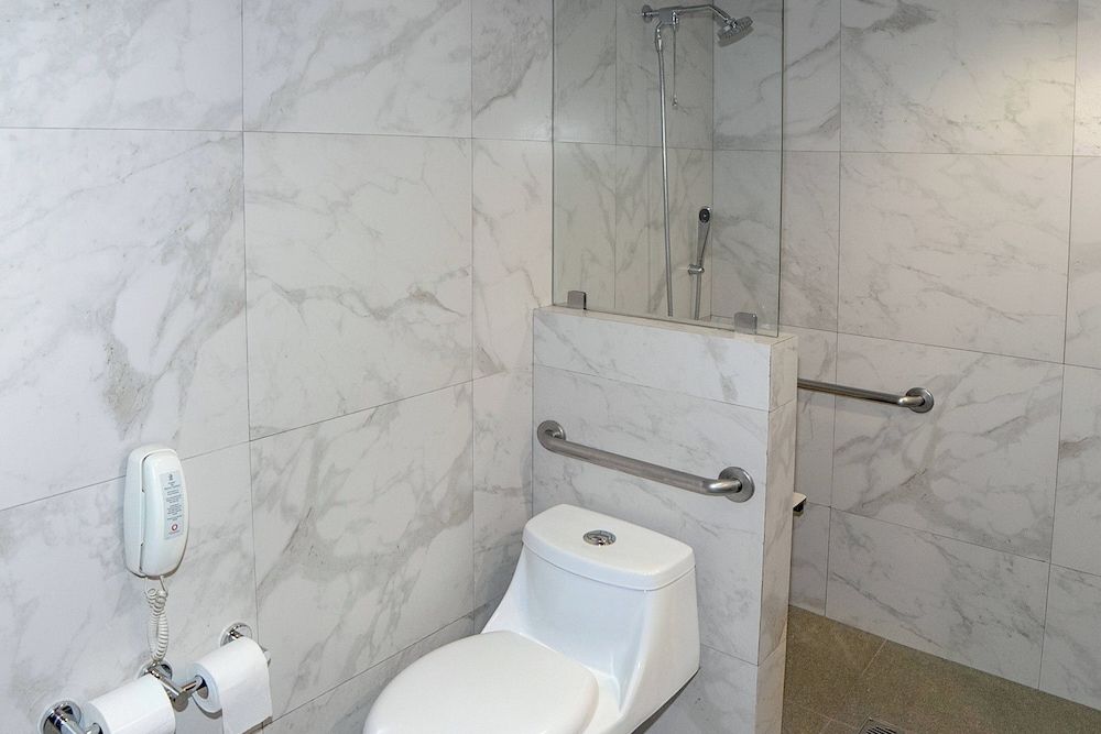 Courtyard by Marriott Mexico City Revolucion Room, 2 Double Beds, Non Smoking 11