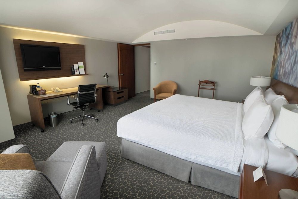 undefined Courtyard by Marriott Mexico City Revolucion 2