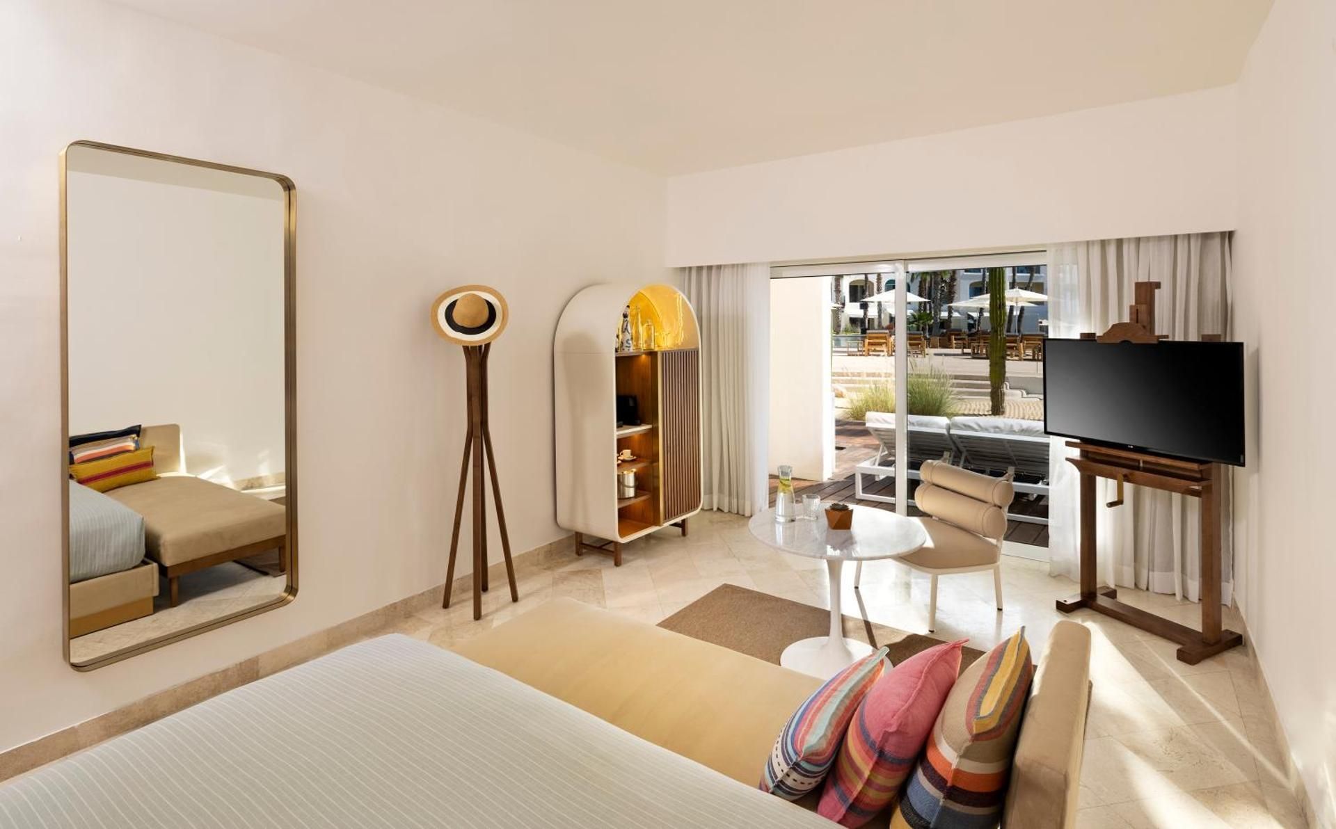 Superior ME+ with Social Hot Tub