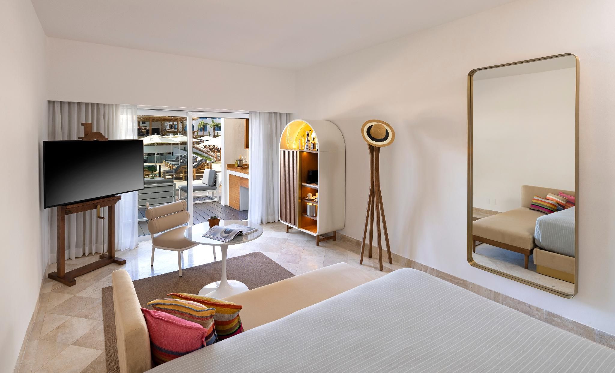 Superior ME+ with Pool Access