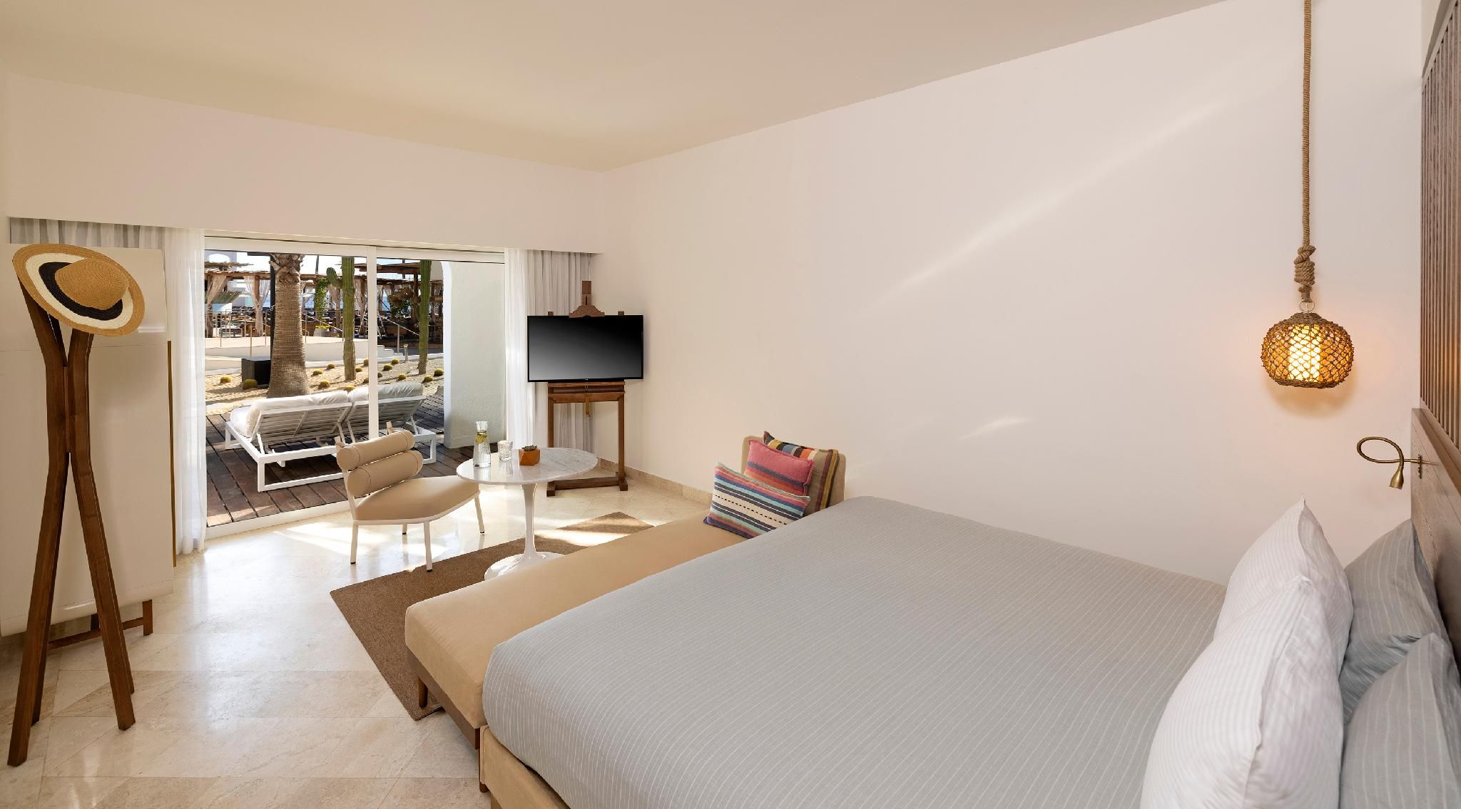 Superior ME+ with Social Hot Tub