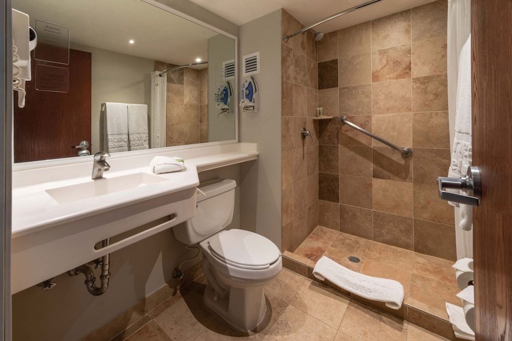 City Express by Marriott Chihuahua Room, 2 Double Beds, Non Smoking 7