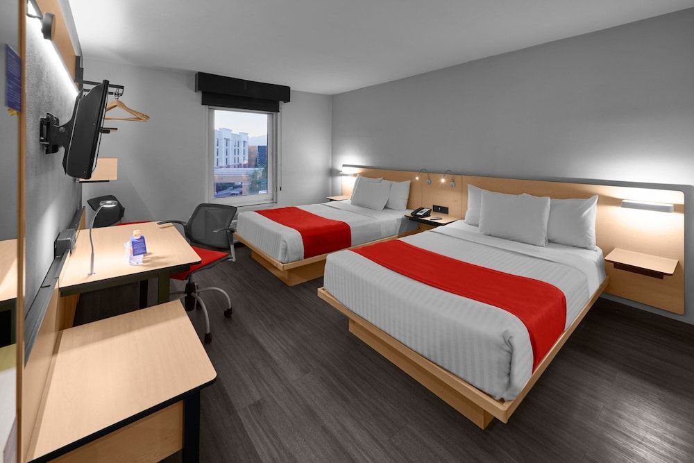 City Express by Marriott Ciudad Juarez Room, 2 Double Beds, Non Smoking 3