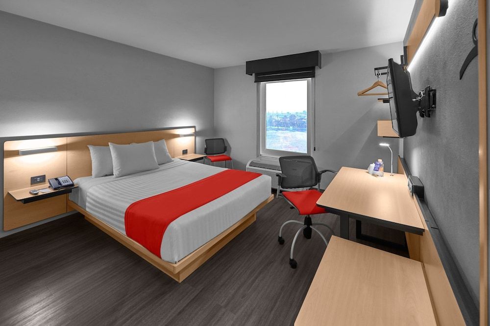 City Express by Marriott Ciudad Juarez Suite, 1 Queen Bed with Sofa bed