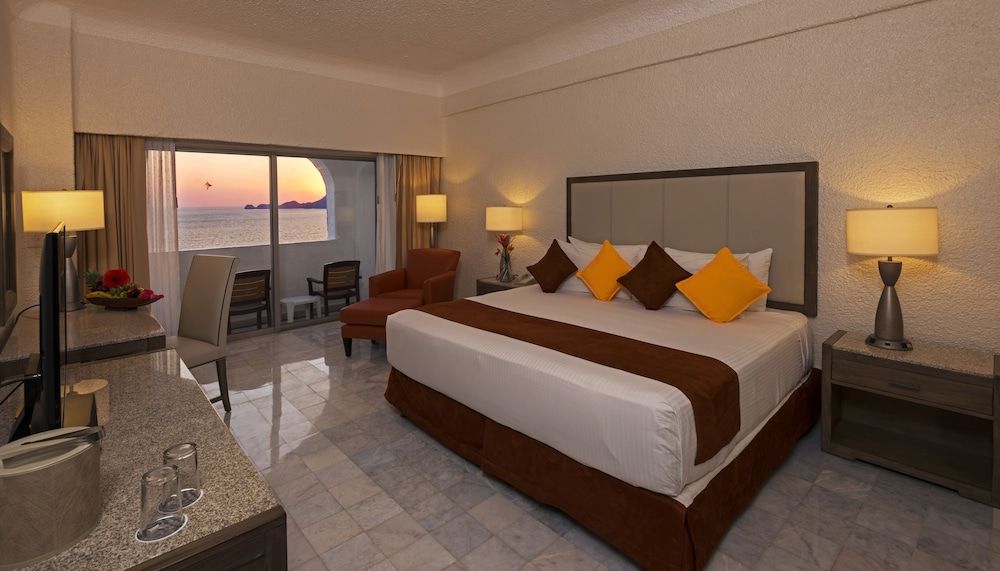 Tesoro Manzanillo All Inclusive Standard Room, Ocean View 2