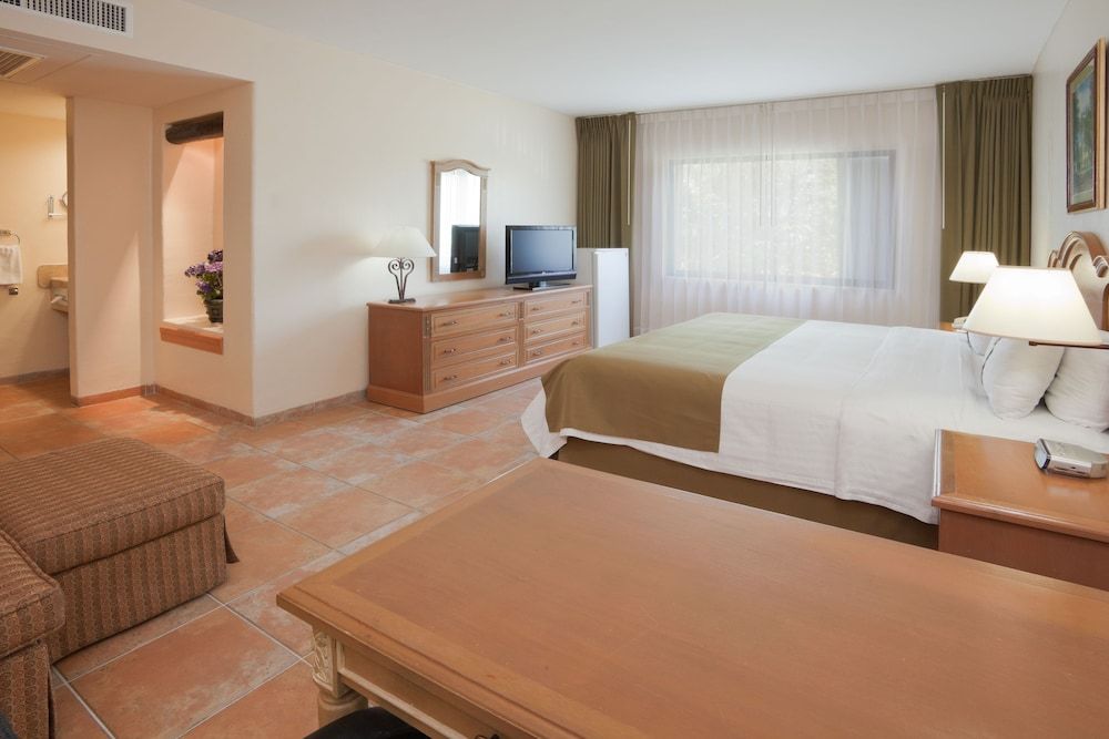 Suite, 1 King Bed