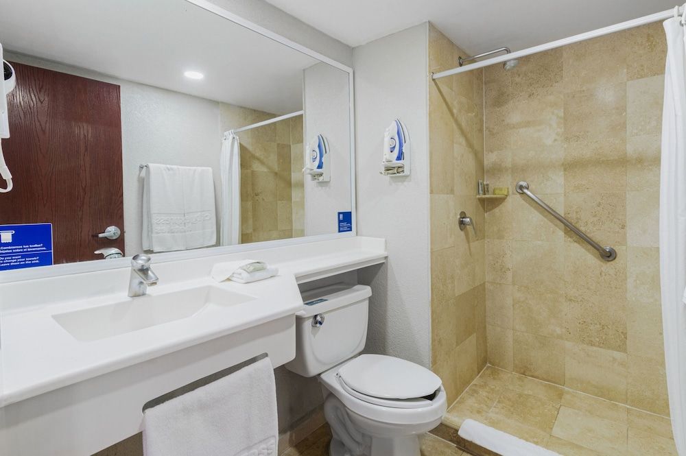 City Express by Marriott Tuxtla Gutierrez Suite, 1 Queen Bed with Sofa bed 4