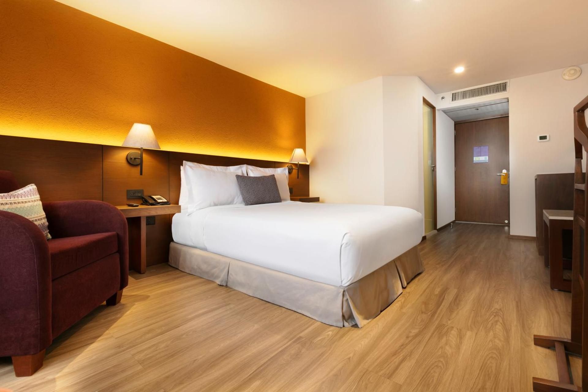 Camino Real Club Queen - Breakfast Included for Adults Only