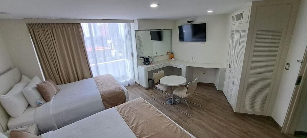 Hotel Century Reforma Standard Double Room 5