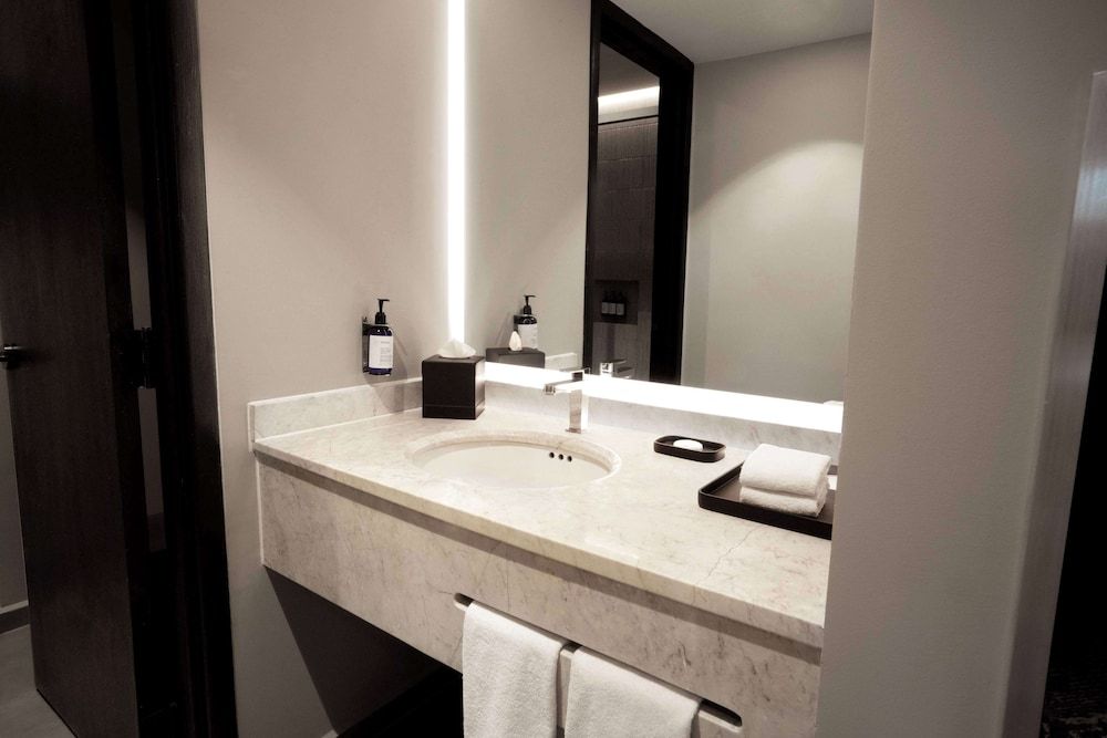 Hilton Mexico City Airport Standard 2 Doubles 4