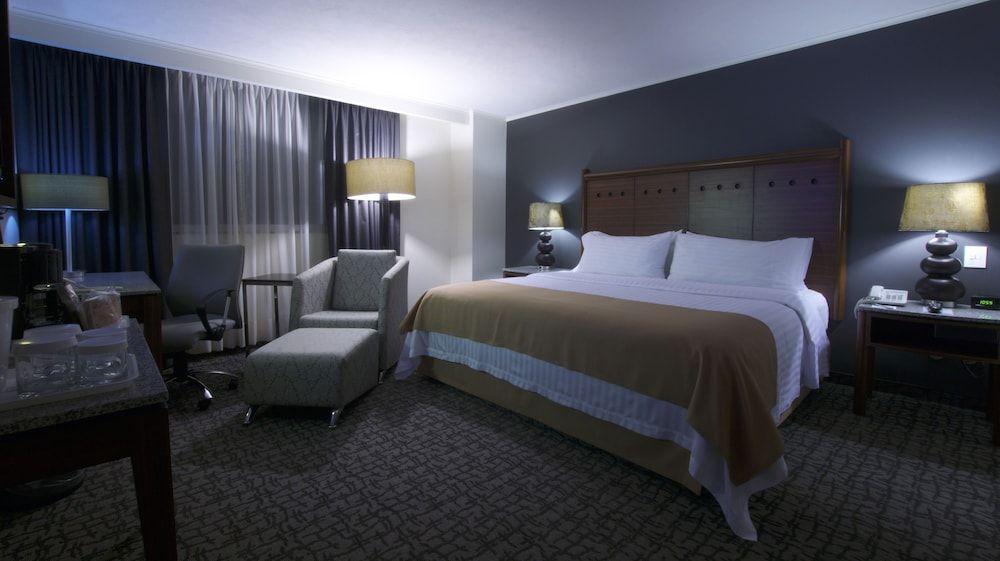 Standard Room, 1 King Bed