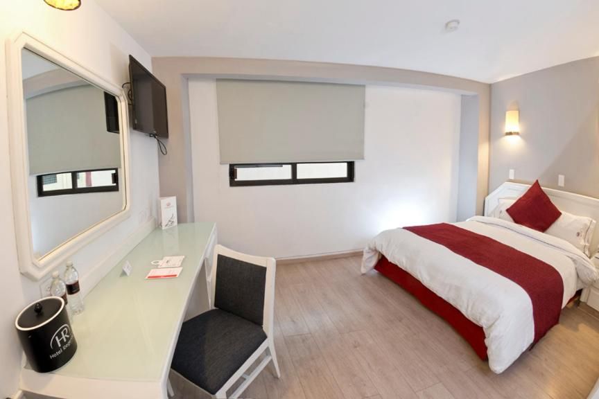 Regente Hotel Queen Room