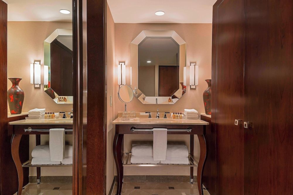 Sheraton Maria Isabel Mexico City Reforma Deluxe Room, 1 King Bed 55