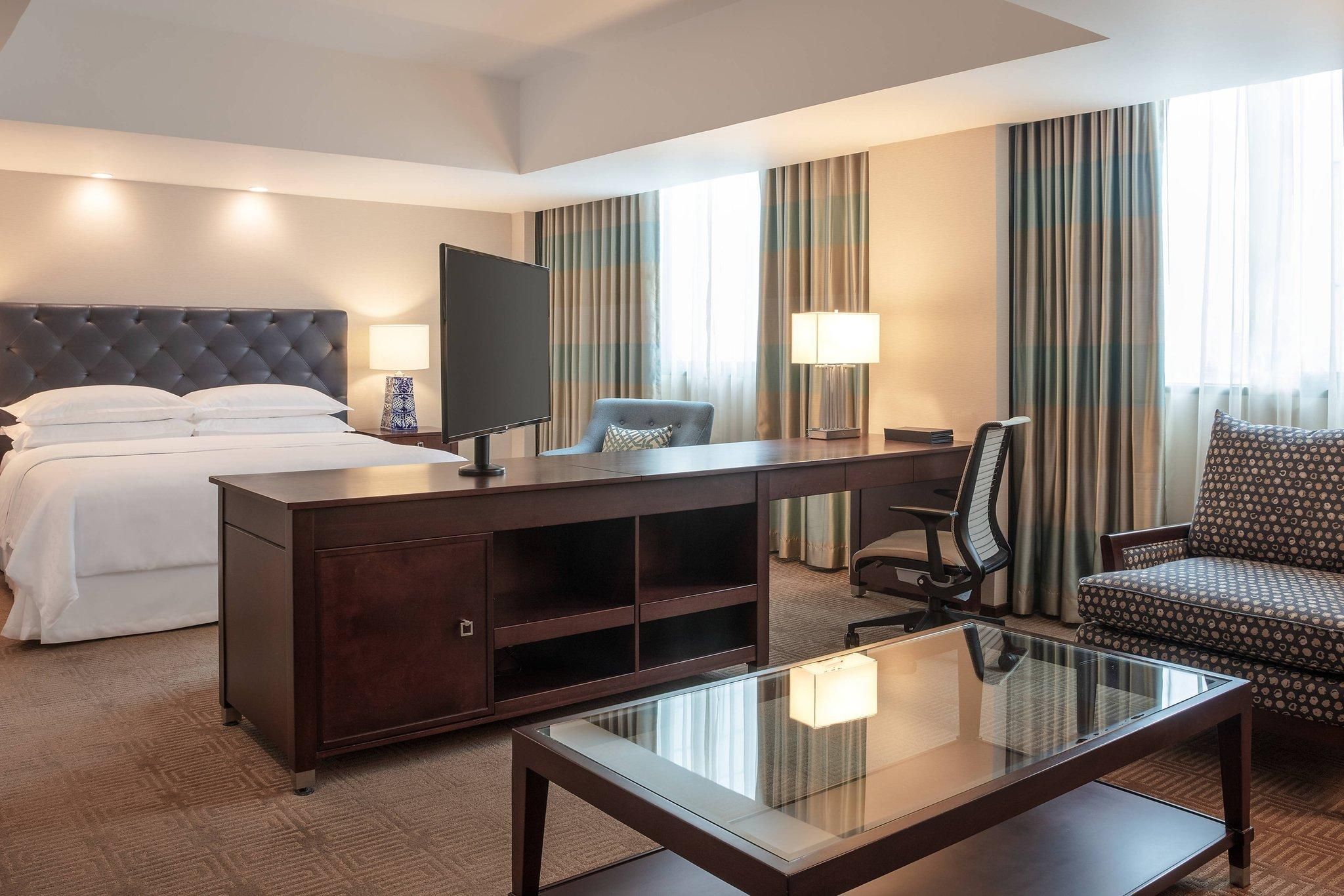 Alcove Suite, Club lounge access, 1 Bedroom Suite, 1 King, Reforma Tower