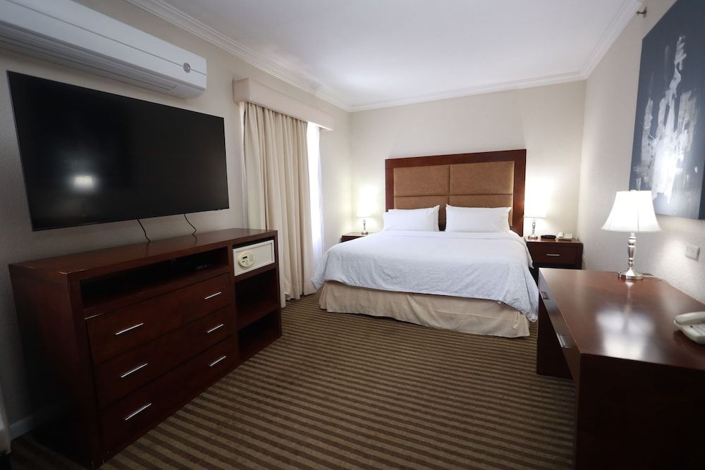 Suite, 1 King Bed