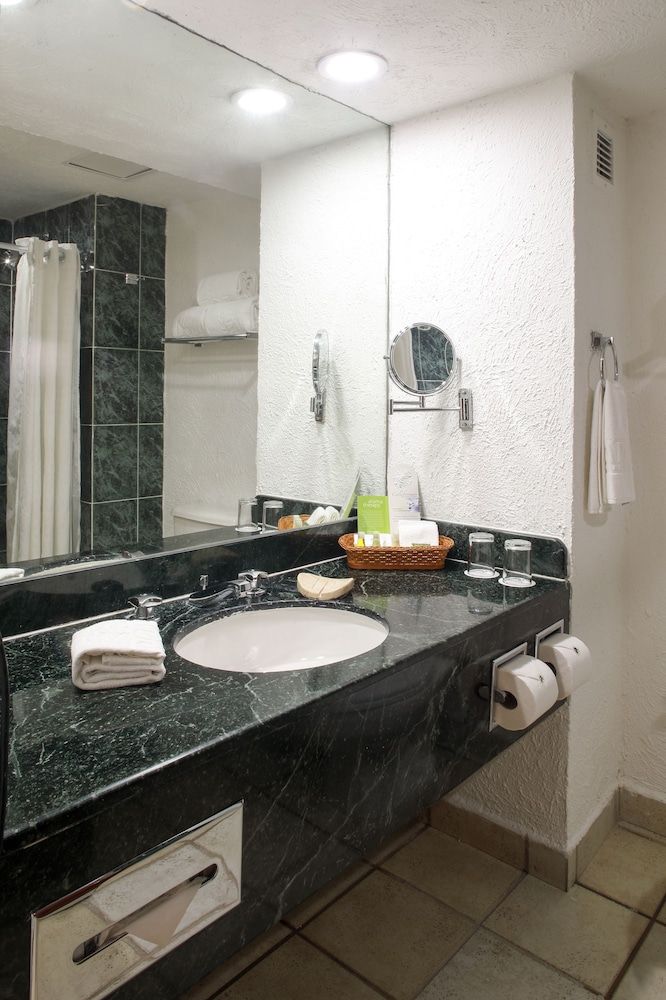 Emporio Ixtapa Superior Room, 2 Double Beds, Ocean View 5