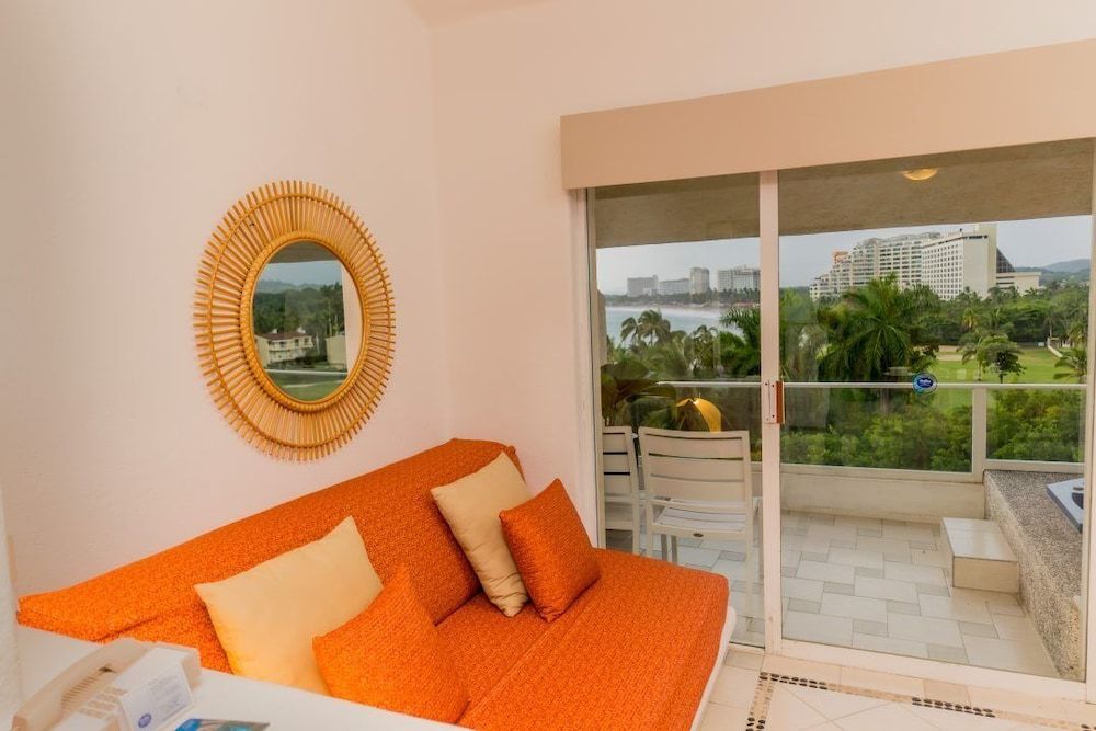 Pacífica Resort Ixtapa All-Inclusive Junior Suite 2