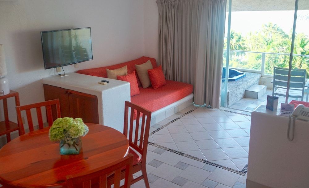 Pacífica Resort Ixtapa All-Inclusive Junior Suite 3
