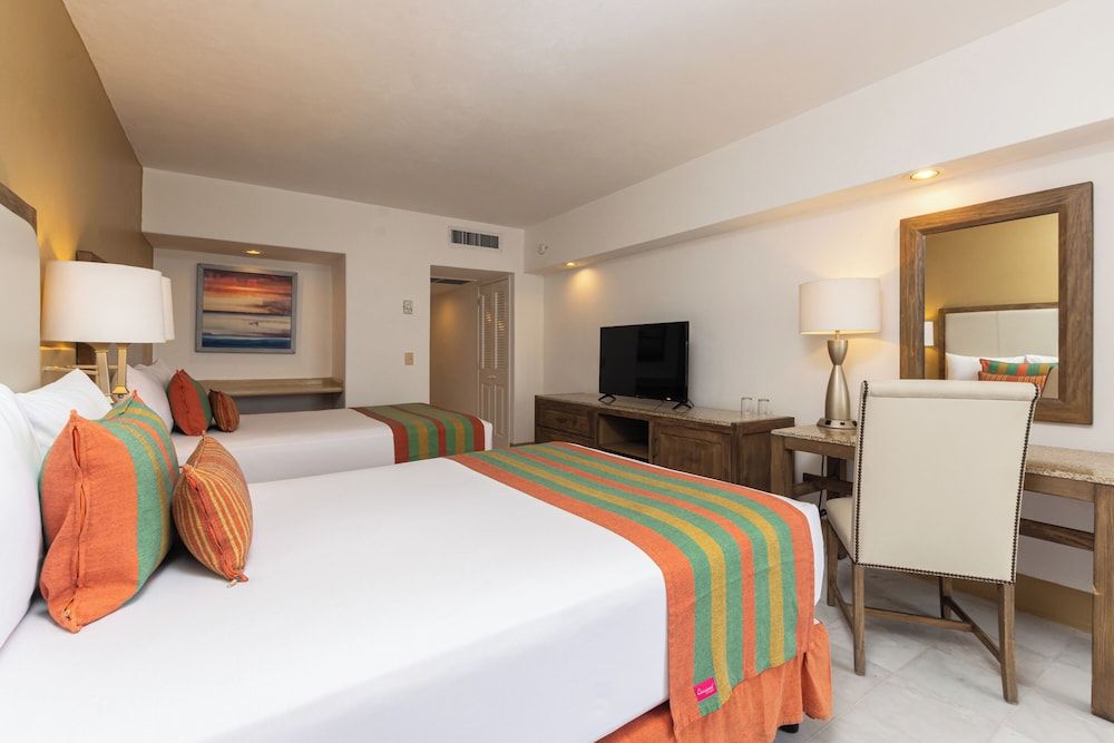 Tesoro Ixtapa Beach Resort Standard Room, Partial Ocean View 3