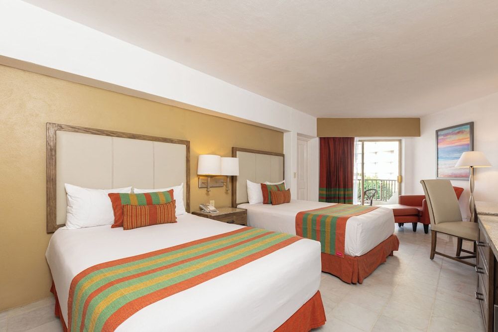 Tesoro Ixtapa Beach Resort Standard Room, Garden View 3