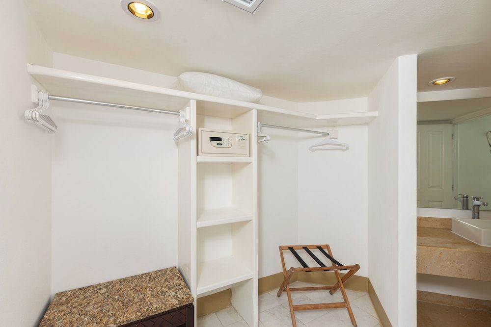 Tesoro Ixtapa Beach Resort Suite, 2 Bedrooms, 2 Bathrooms, Partial Ocean View 15