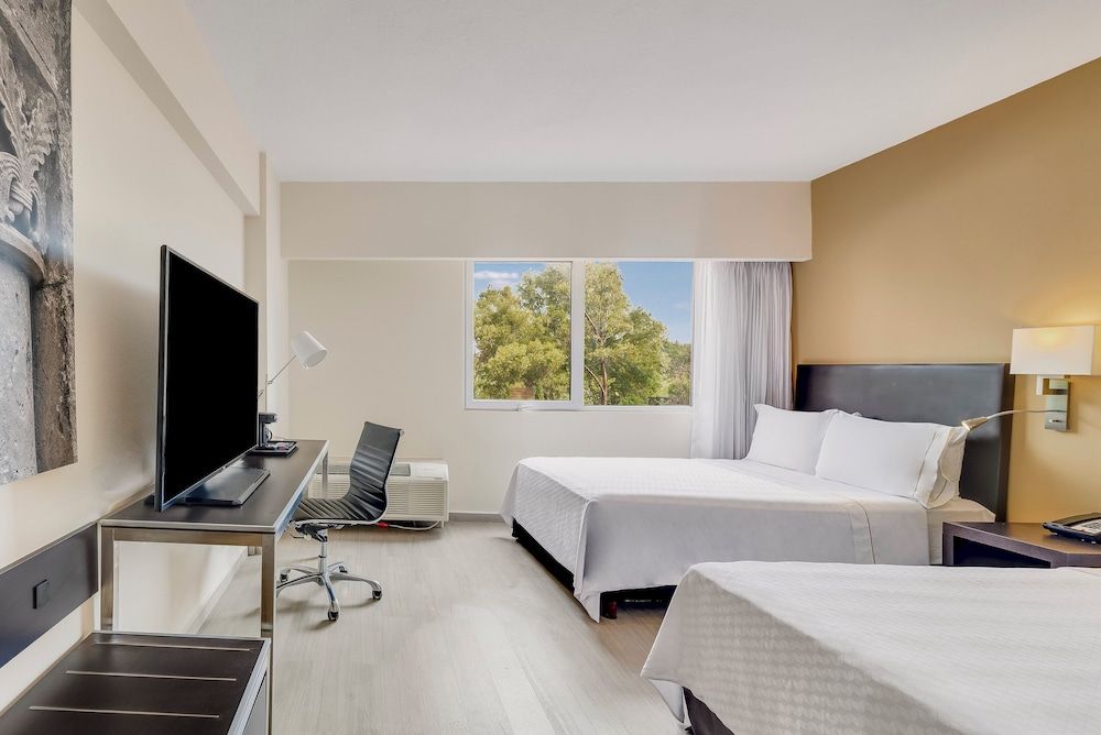 Fiesta Inn Guadalajara Expo Superior Double Room 2