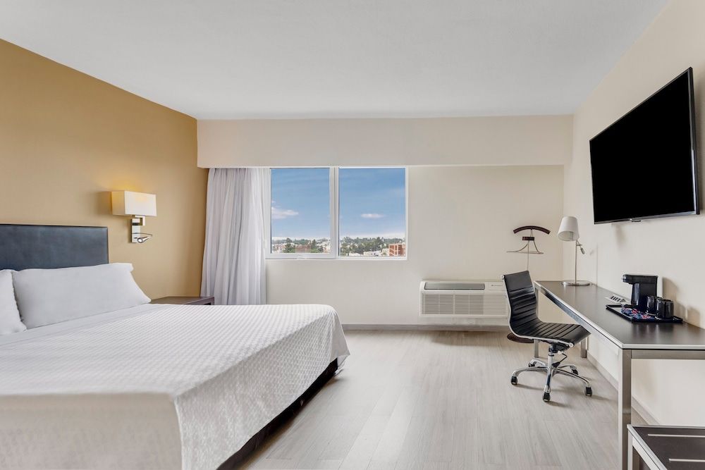 Fiesta Inn Guadalajara Expo Superior Room 2