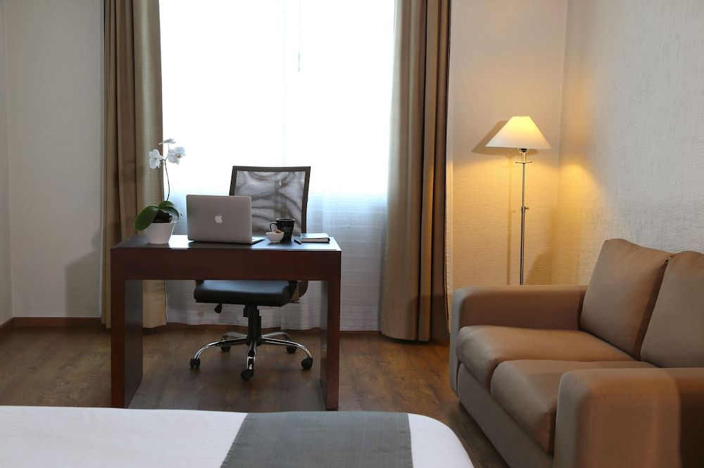 Mesón Ejecutivo Guadalajara Minerva - Av México Superior Room, 1 King Bed 14