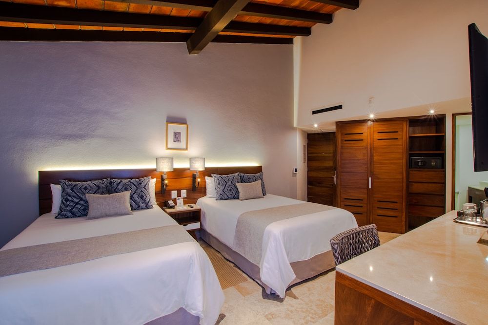 Buenaventura Grand Hotel & Great Moments - All Inclusive Deluxe Ocean View Two Double Beds 3