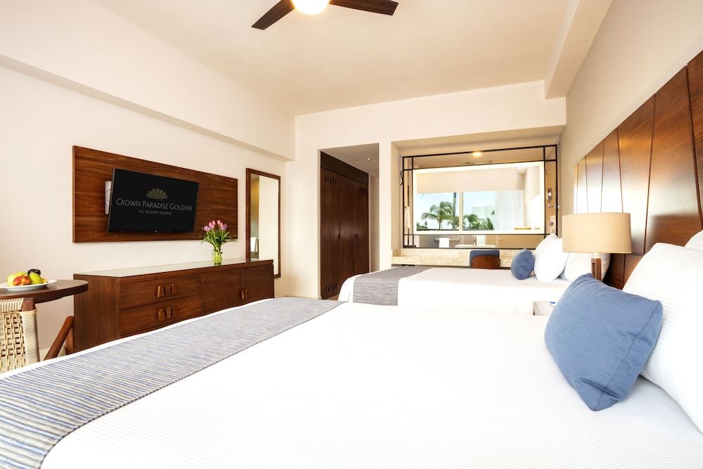 Deluxe Room, Partial Ocean View