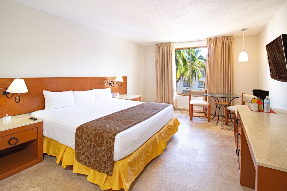 Standard Room, 1 King Bed
