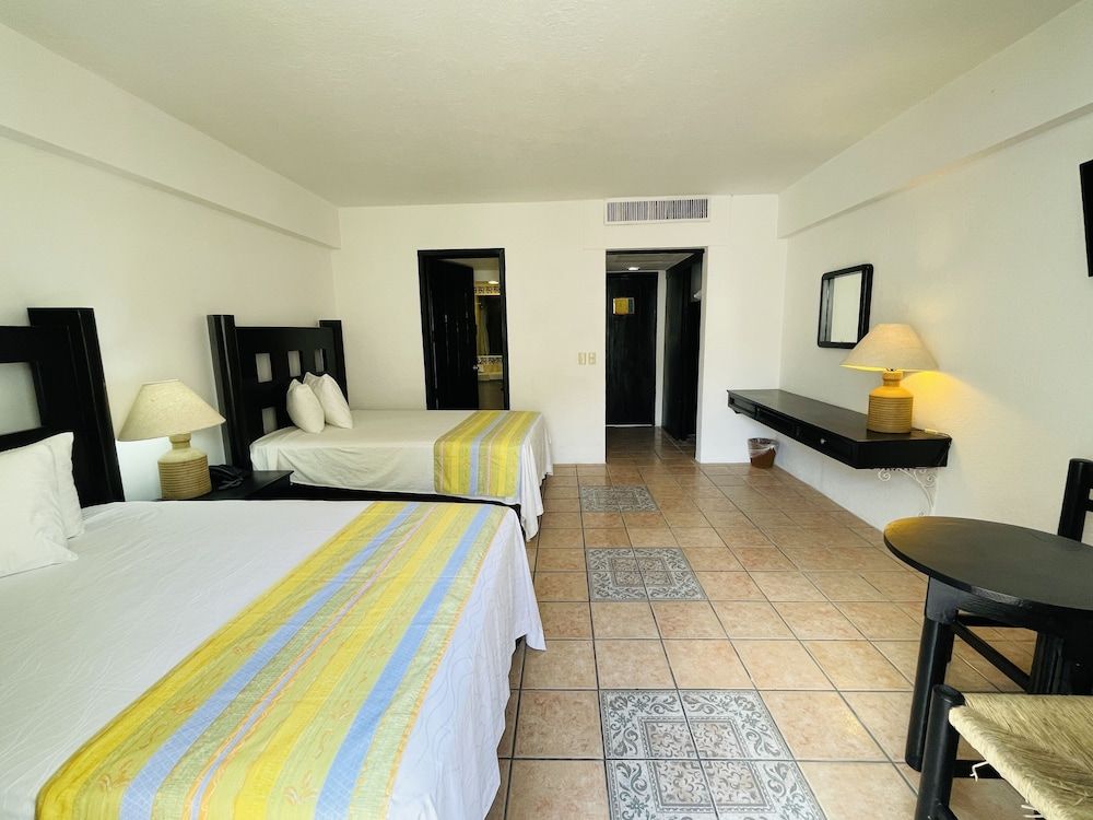 Hotel Delfin PV Beach Resort Standard Room-All Inclusive 4