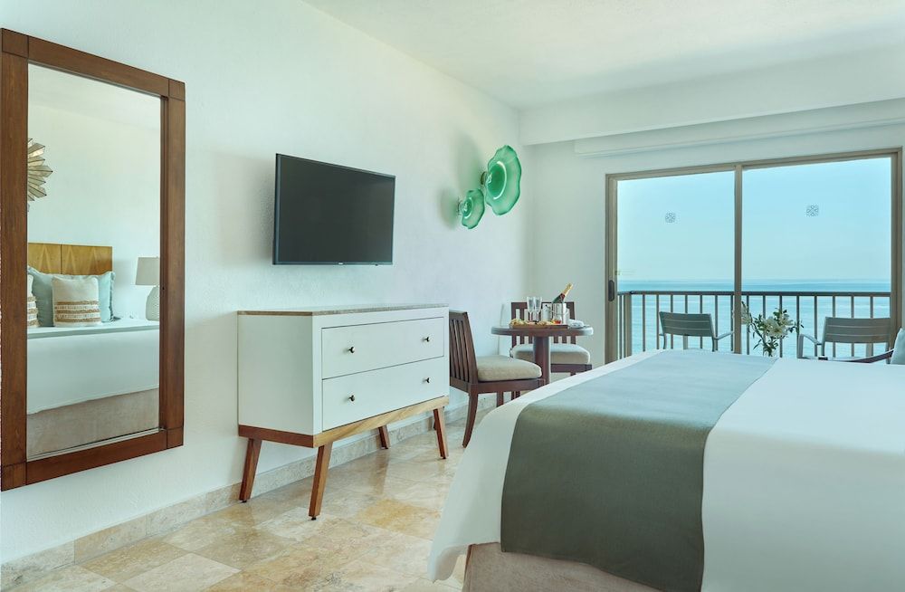 Deluxe Room King Bed