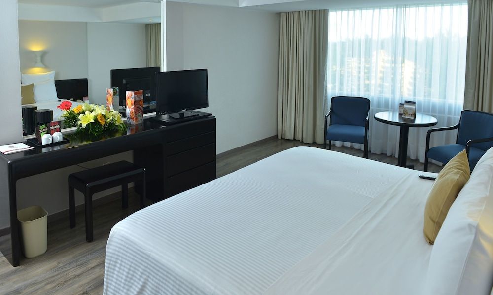 Standard Room, 1 King Bed, Non Smoking