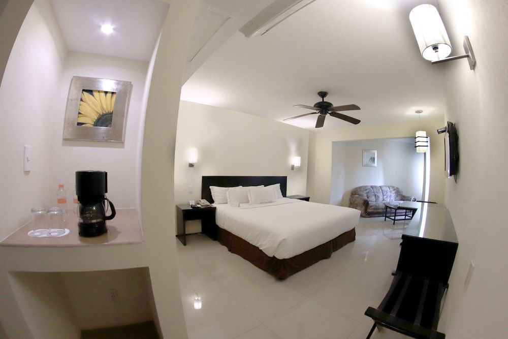Casa Francisco Cuernavaca Superior Suite, 1 King Bed 3